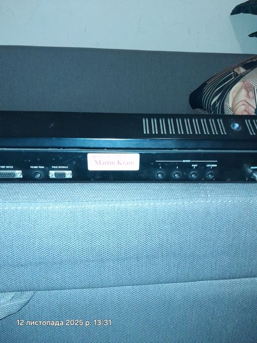 Синтезатор Ketron Solton MS 60 у робочому стані.