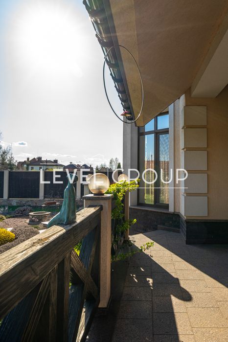 Vip!  Продаж будинку, c.Зазим'є , 315 кв.м з дизайнерським ремонтом