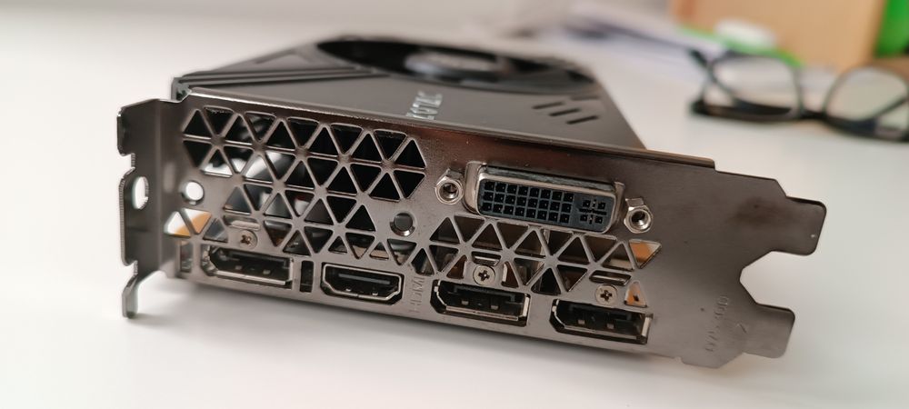 Placa de vídeo ZOTAC GTX 960 4GB 128BIT em funcionamento