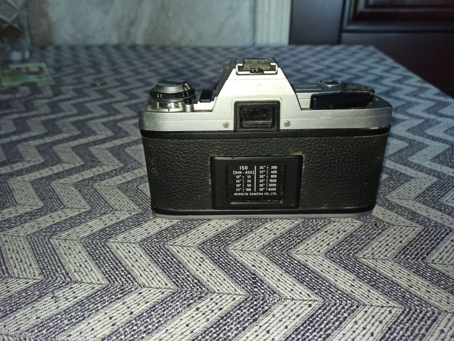 Пльоночний фотоапарат minolta x-300 з обьєктивом exakta 70-210