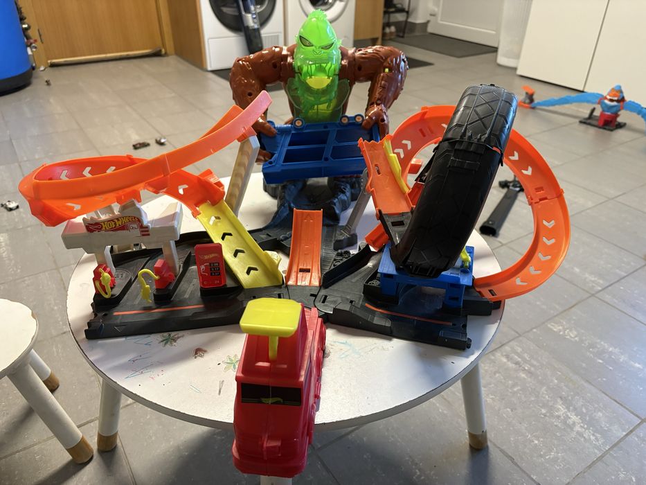 Varias pistas hot wheels