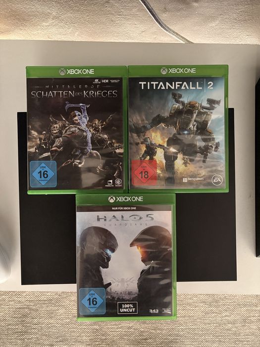 Konsola Xbox One X , pad + 3 gry