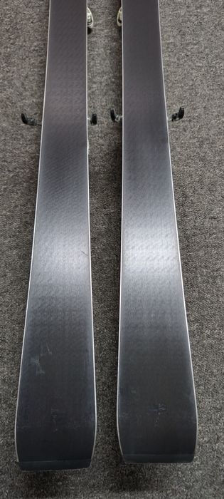 Narty 157 cm Atomic CLOUD C8 + wiązanie M10 2023r.