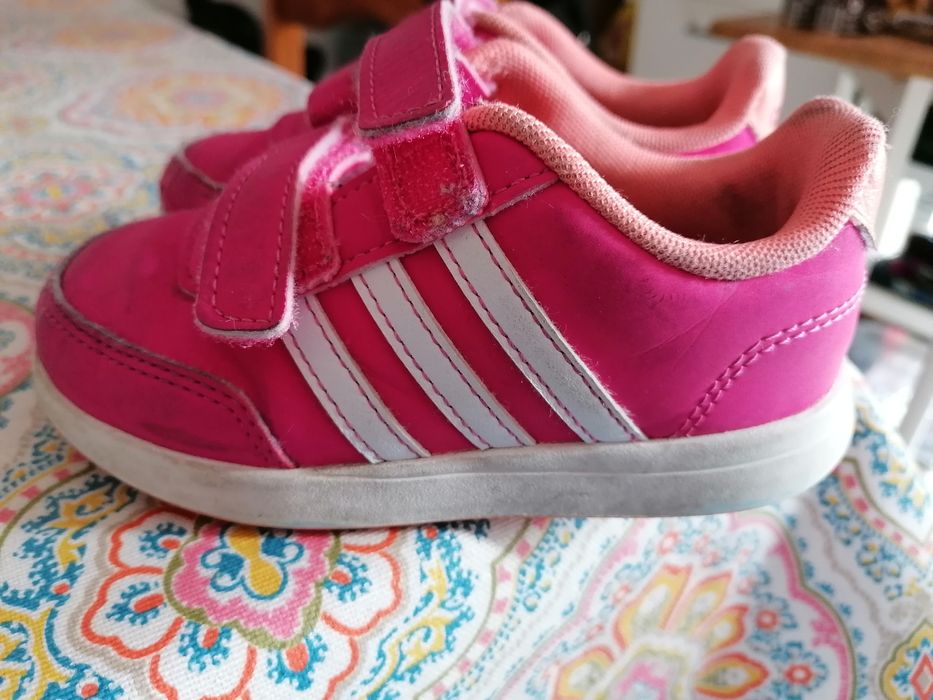 Ténis de menina Adidas - tamanho 25