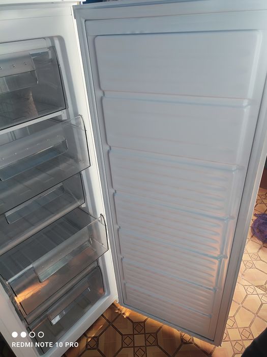 Продається морозильна камера