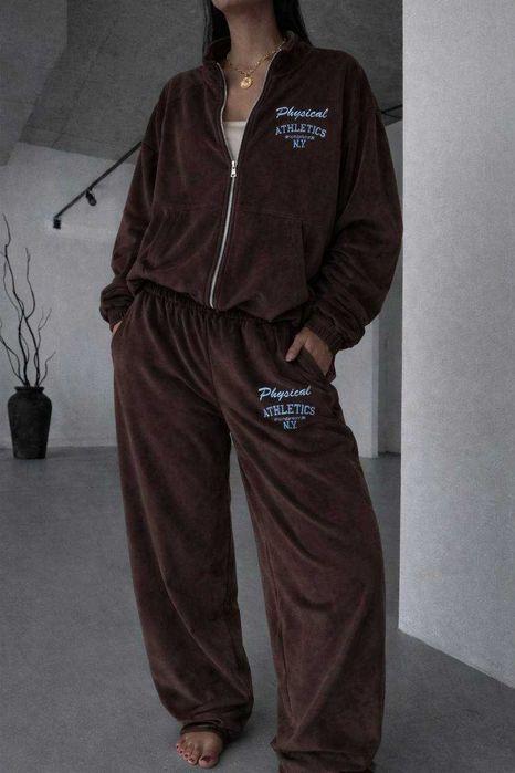 велюровий костюм з вишивкою (спорт-велюр)