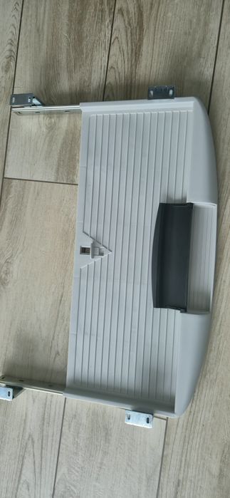 Szuflada na klawiaturę (niemal nowa)