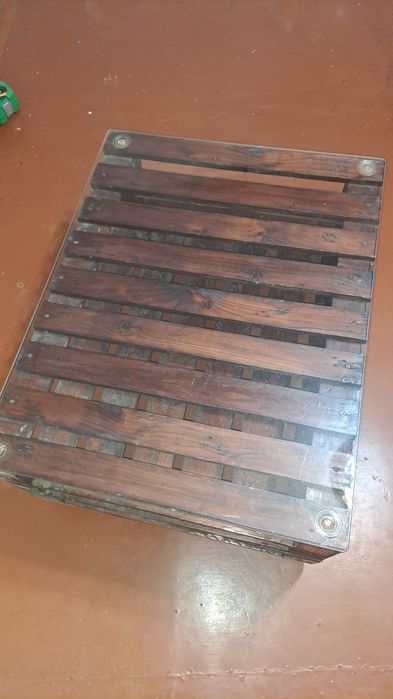 Столик з палет стіклянний