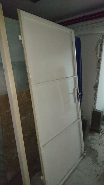 drzwi garażowe ocieplone, przeszklone