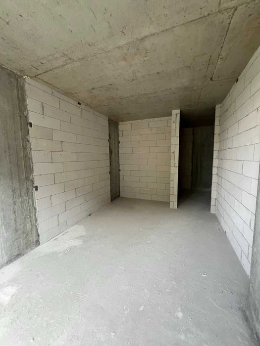 Продається 2 кімнатна здана Паркова алея