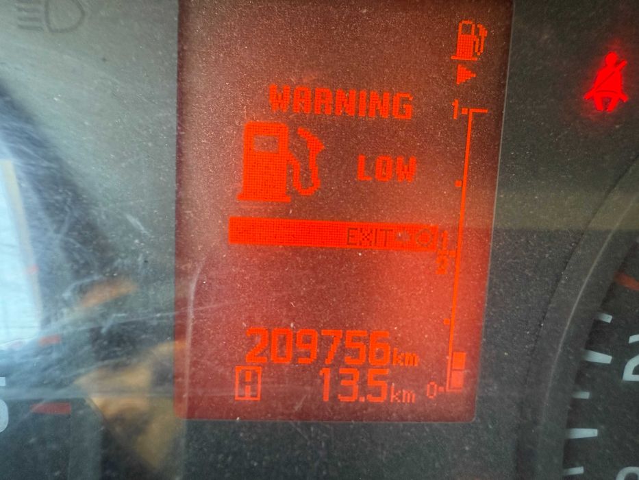 Carrinha Nissan cabstar com grua e báscula