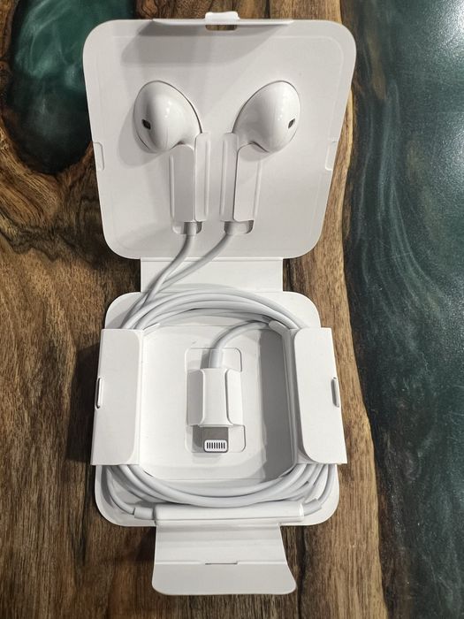 Оригінальні навушники з мікрофоном Apple EarPods Lightning