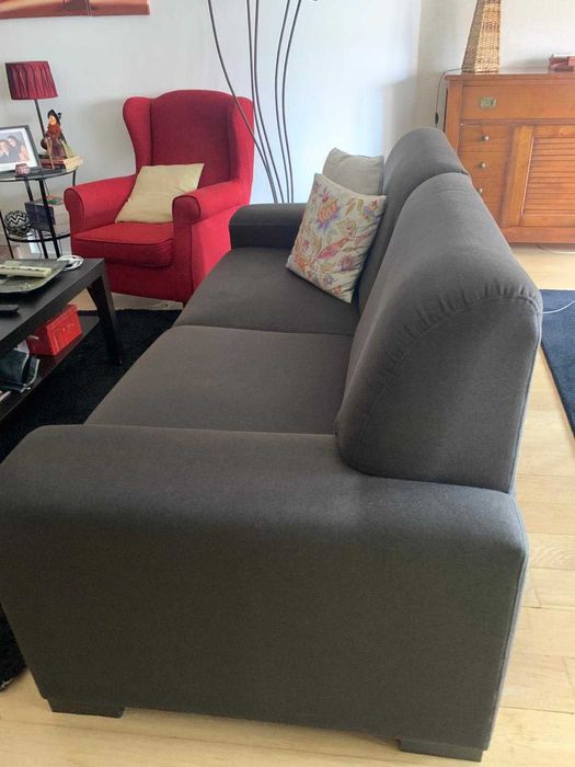 Sofá em tecido semi-novo