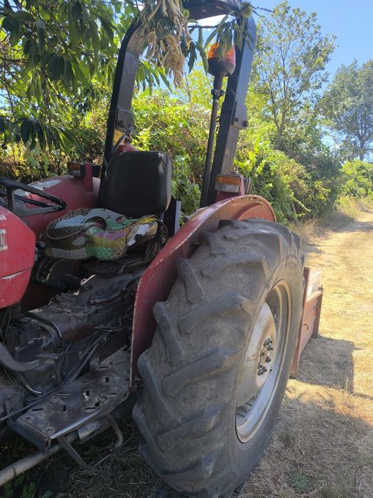 Trator Massey ferguson 240