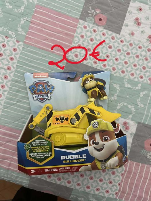 brinquedos novos e embalados