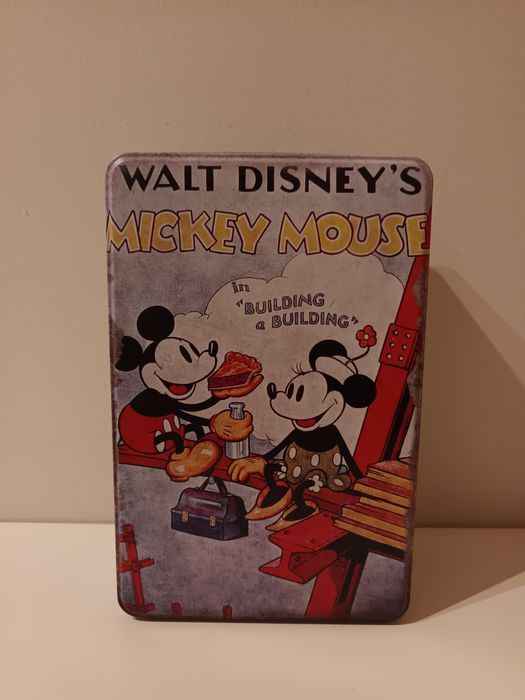 Duas caixas de coleção do Mickey