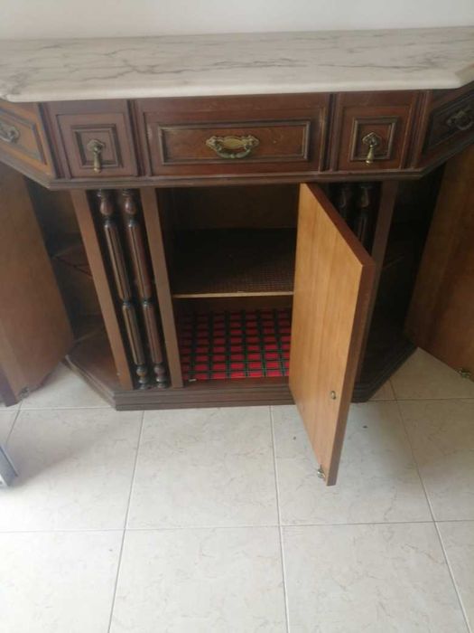 Sapateira com espelho