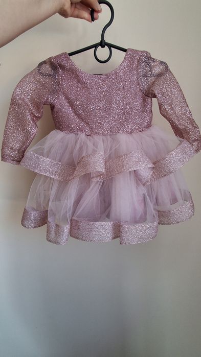 Продам сукню на рік