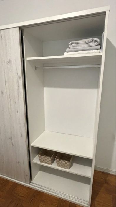 Conjunto de Quarto Moderno (Roupeiro de Correr + Cómoda + 2 Mesas de Cabeceira)