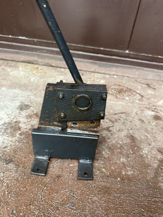 Gilotyna do cięcia blachy  PRL Sprawna !