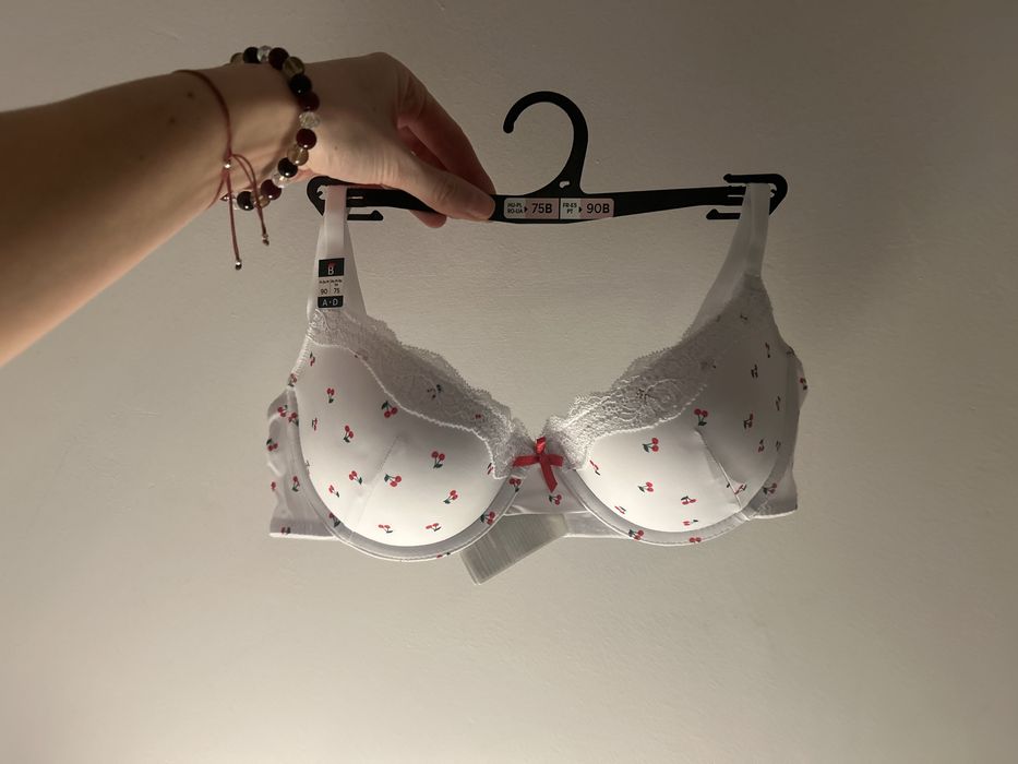 Zestaw dwoch stanikow B75- B90 (regulacja)