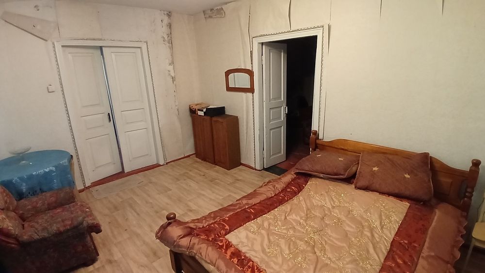 Крепкий дом с Газовым и печным отоплением.Плахтянка .Лес и озера