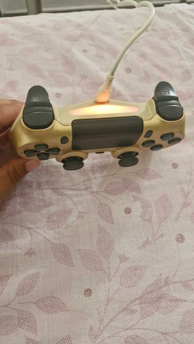 Comando PS4 DualShock 4 Original – Edição Dourada