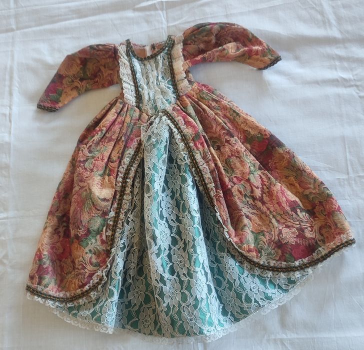 Vestido boneca de porcelana