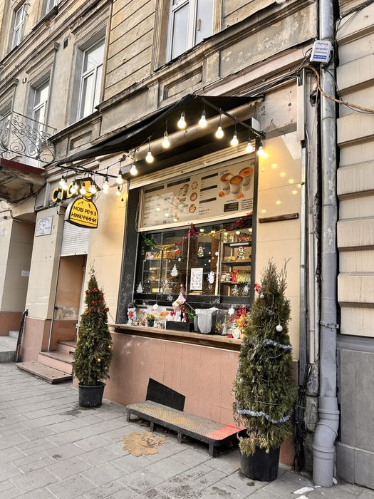 Продам діючу кав’ярню в центрі Львова (вул. Куліша)