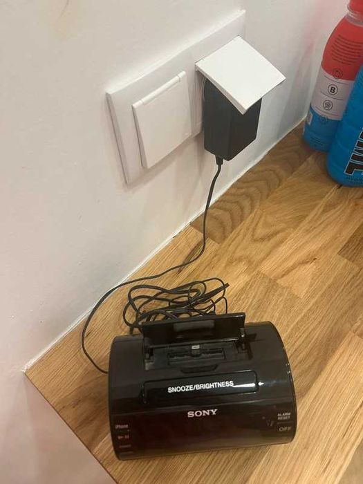 Coluna de Som para iPhone / Radio / Despertador / Relógio Sony