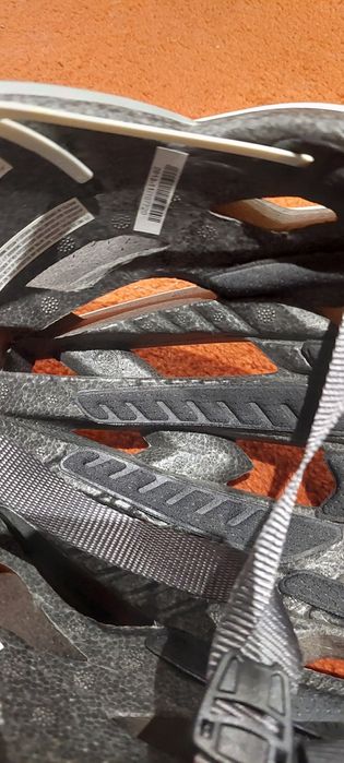 Capacete de bicicleta SCOTT, muito leve, pouco usado