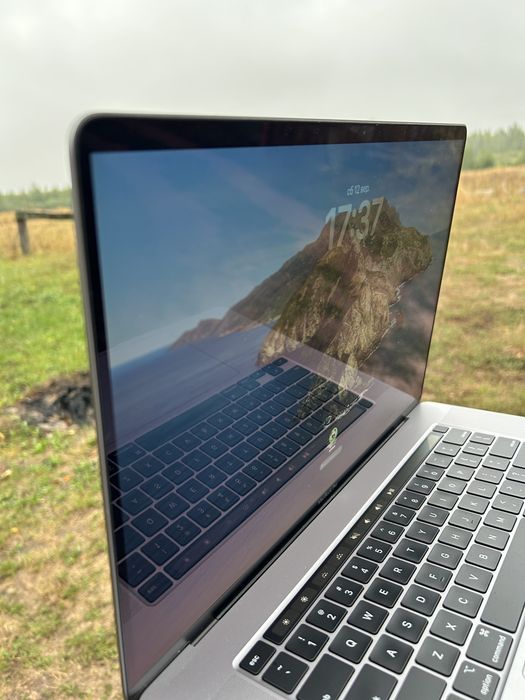 MacBook Pro 16" A2141 / i9 / 16 GB / 512 GB