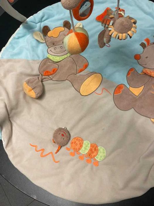 Ginásio Criança para primeiros meses marca Nattou