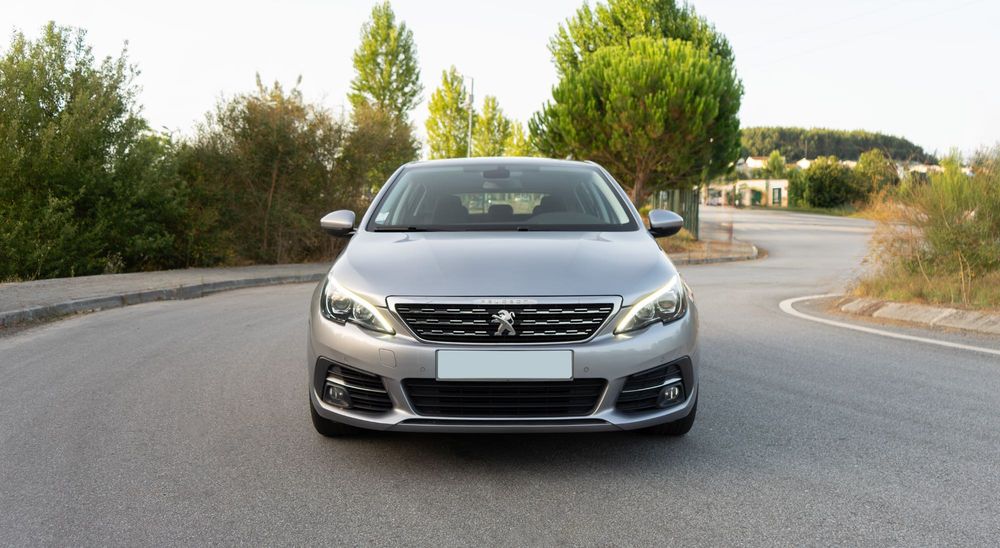 Peugeot 308 Allure 1.2 PureTech 130cv | Facelift | Caixa 6 Velocidades | 2018