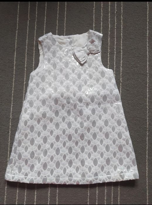 Sukienka świąteczna srebrna z błyszczącą nitką Mothercare jak nowa
