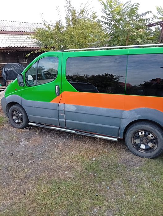 Продам OPEL VIVARO 2003года