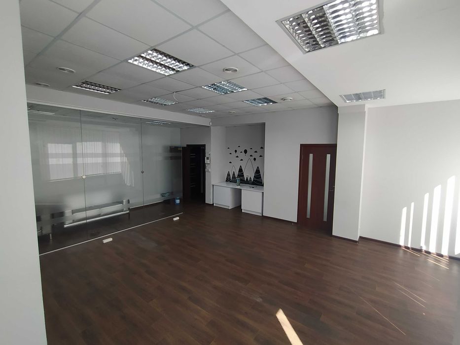 Продаж офісу 394м2/ м. Наукова/ БЦ Форум