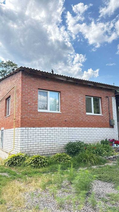 Поділ. Продаж частини будинку зайти і жити