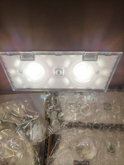 Zestaw 4 lampki solarne LED na płot ścianę ciepłe i zimne światło