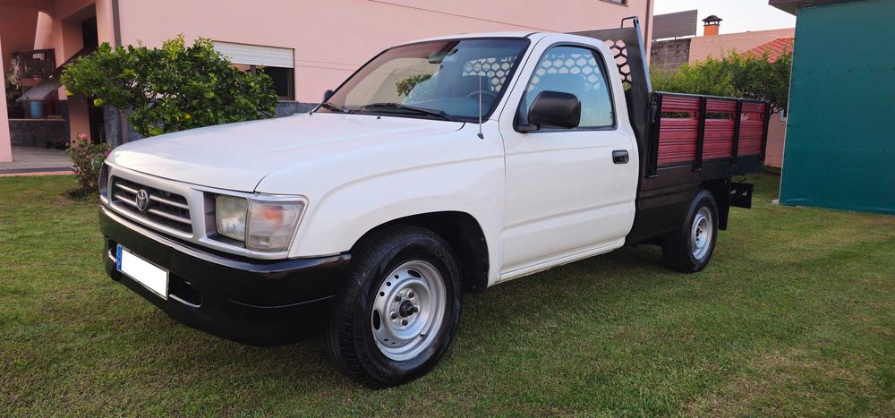 Toyota Hilux, ano 1999, Três lugares