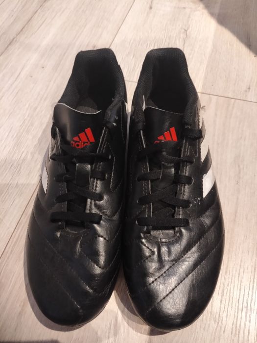 Korki Adidas skórzane.