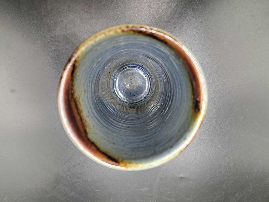 Wazon ceramiczny niebieski brązowe kwiaty rękodzieło walec Szwajcaria