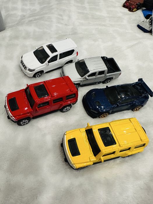 Набір металевих машинок