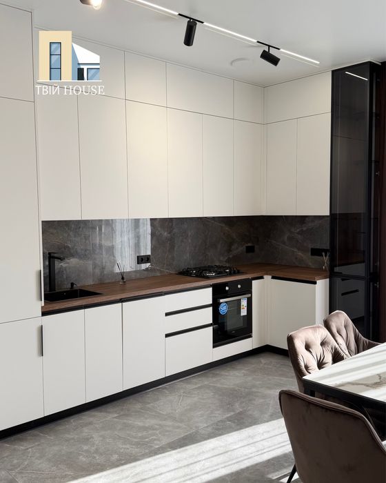 Будинок з новим ремонтом, два вида опалення