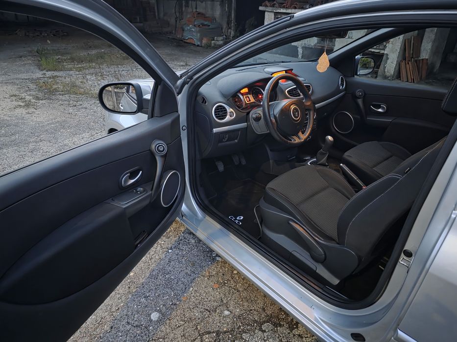 Renault clio comercial 2012