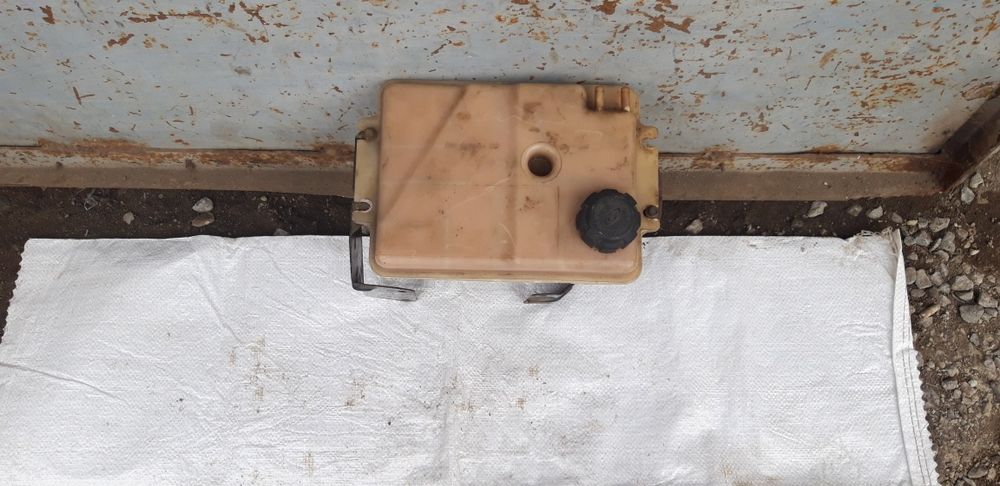 Бачок расширительный ГАЗ 31105