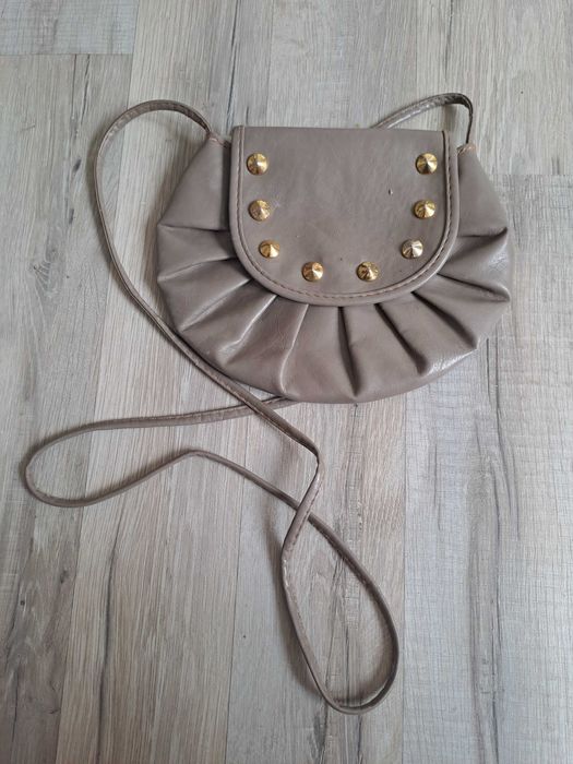 Mała torebka na pasku