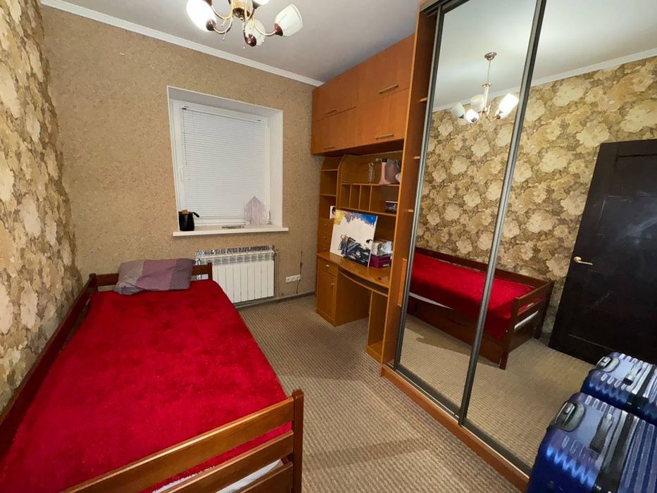 Дом на Ясногорке 4 комнаты до 6 человек не более.