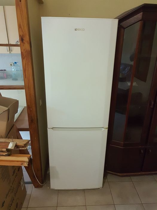 Продам холодильник б/у Одесса Приморский р/н