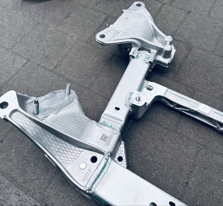 Передній та задній підрамник Tesla Model S 2021, 2022, 2023,2024